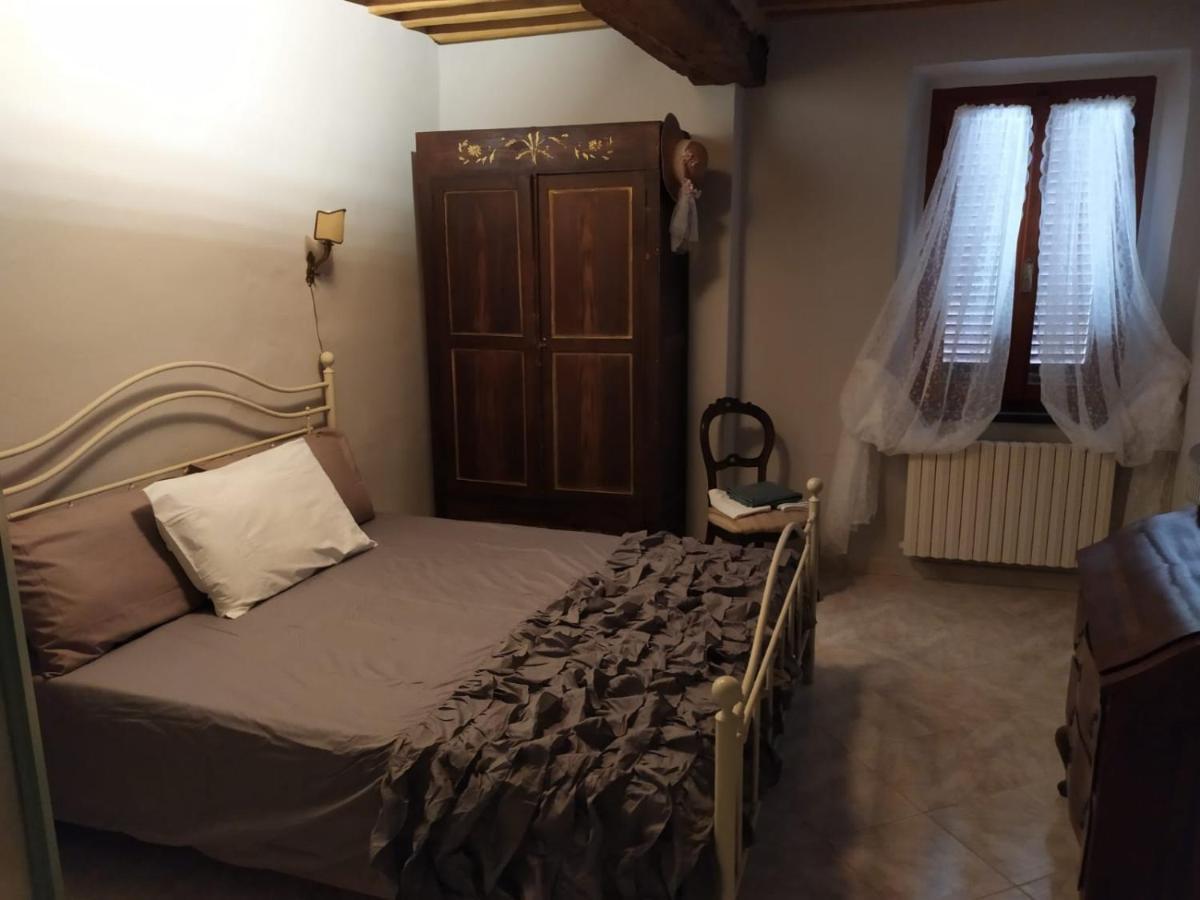 Villa Borgo Antico Lari Exterior foto