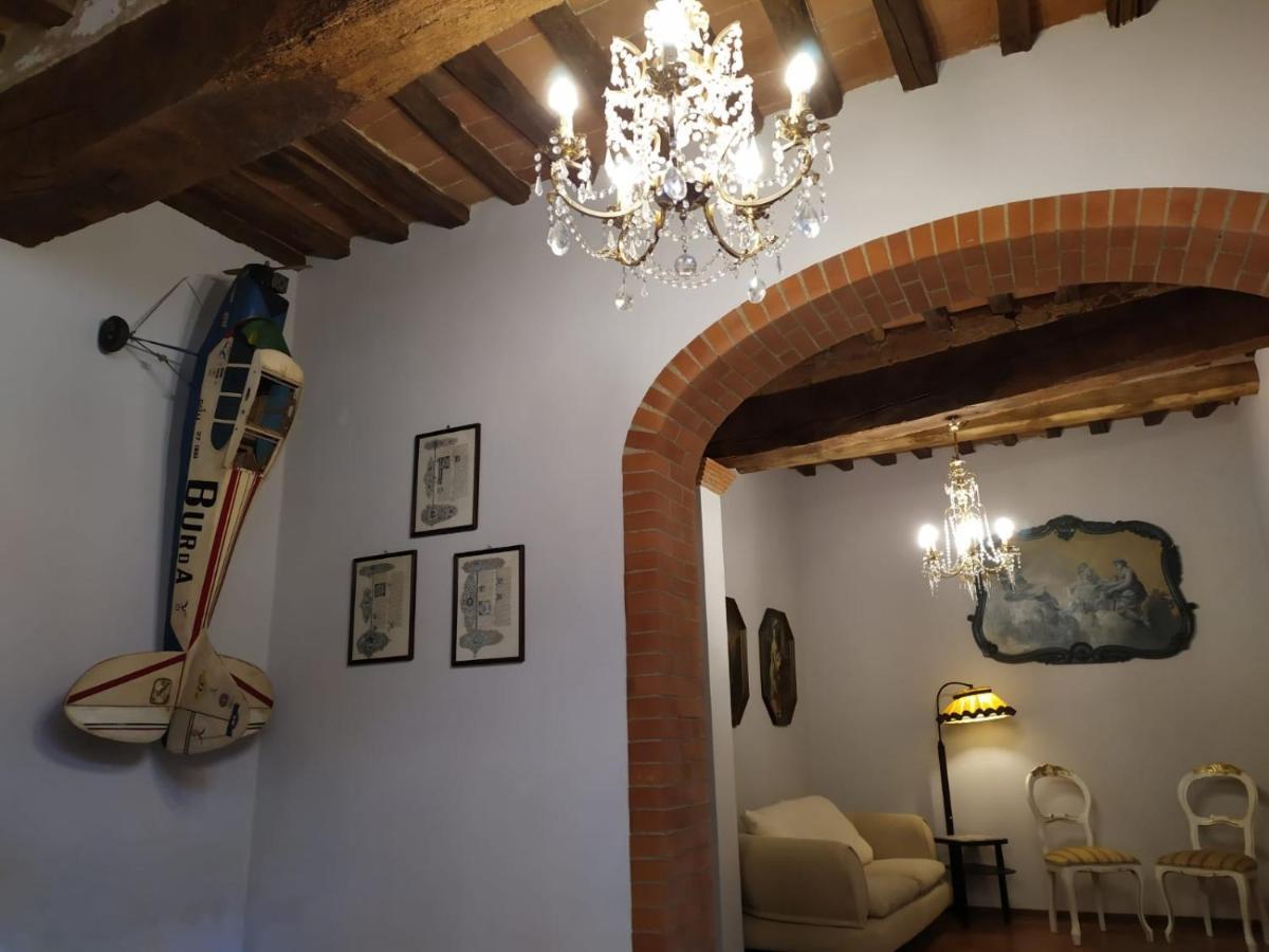 Villa Borgo Antico Lari Exterior foto