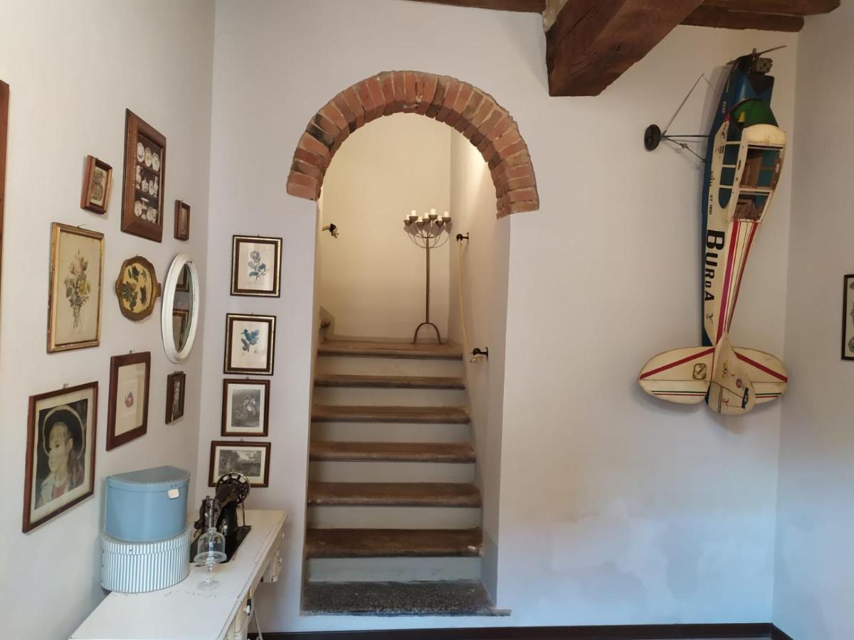 Villa Borgo Antico Lari Exterior foto