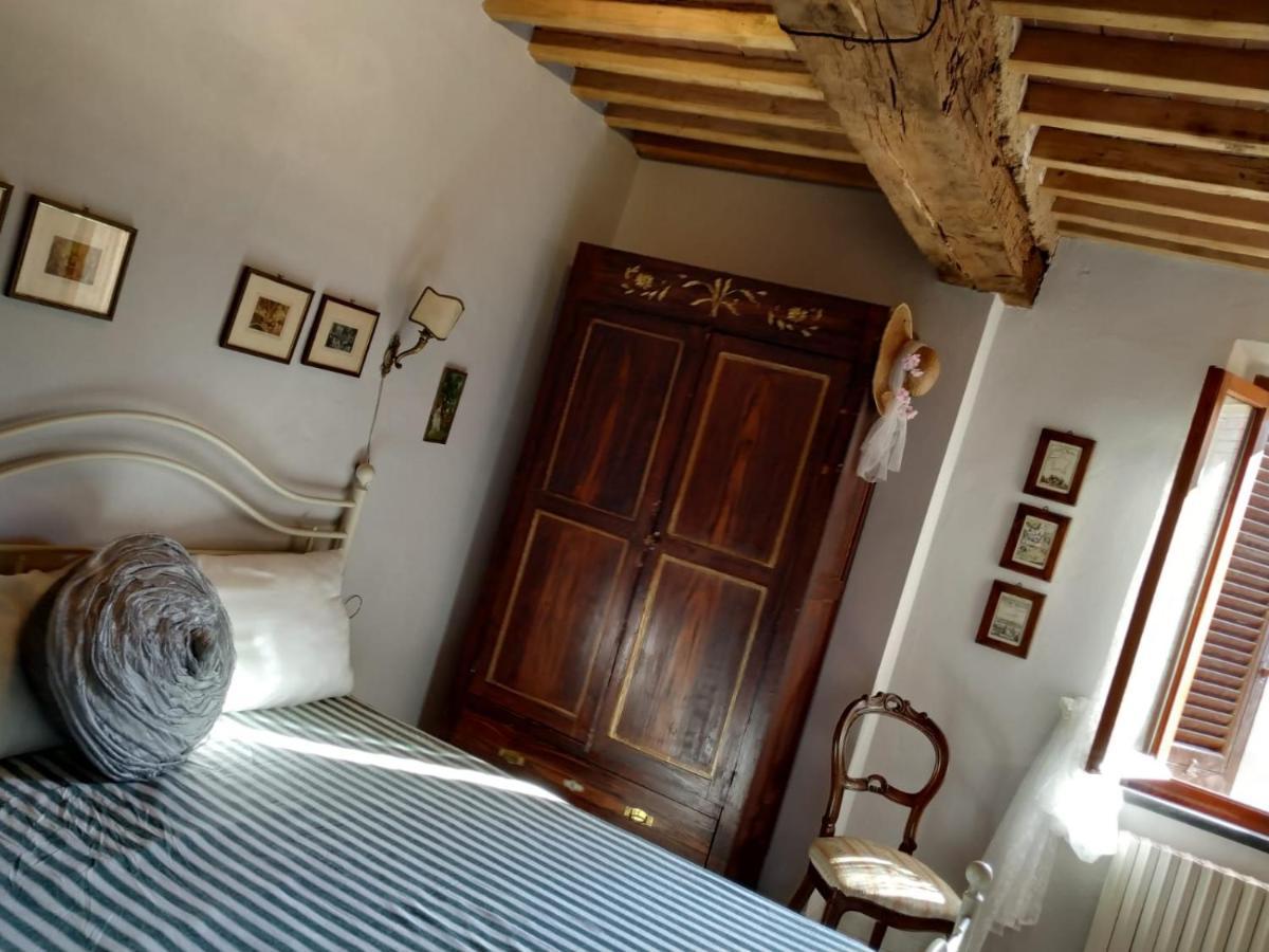 Villa Borgo Antico Lari Exterior foto