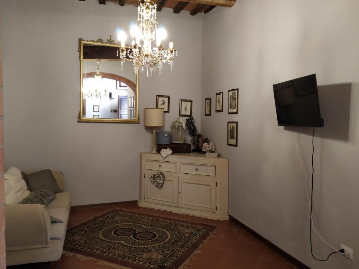 Villa Borgo Antico Lari Exterior foto